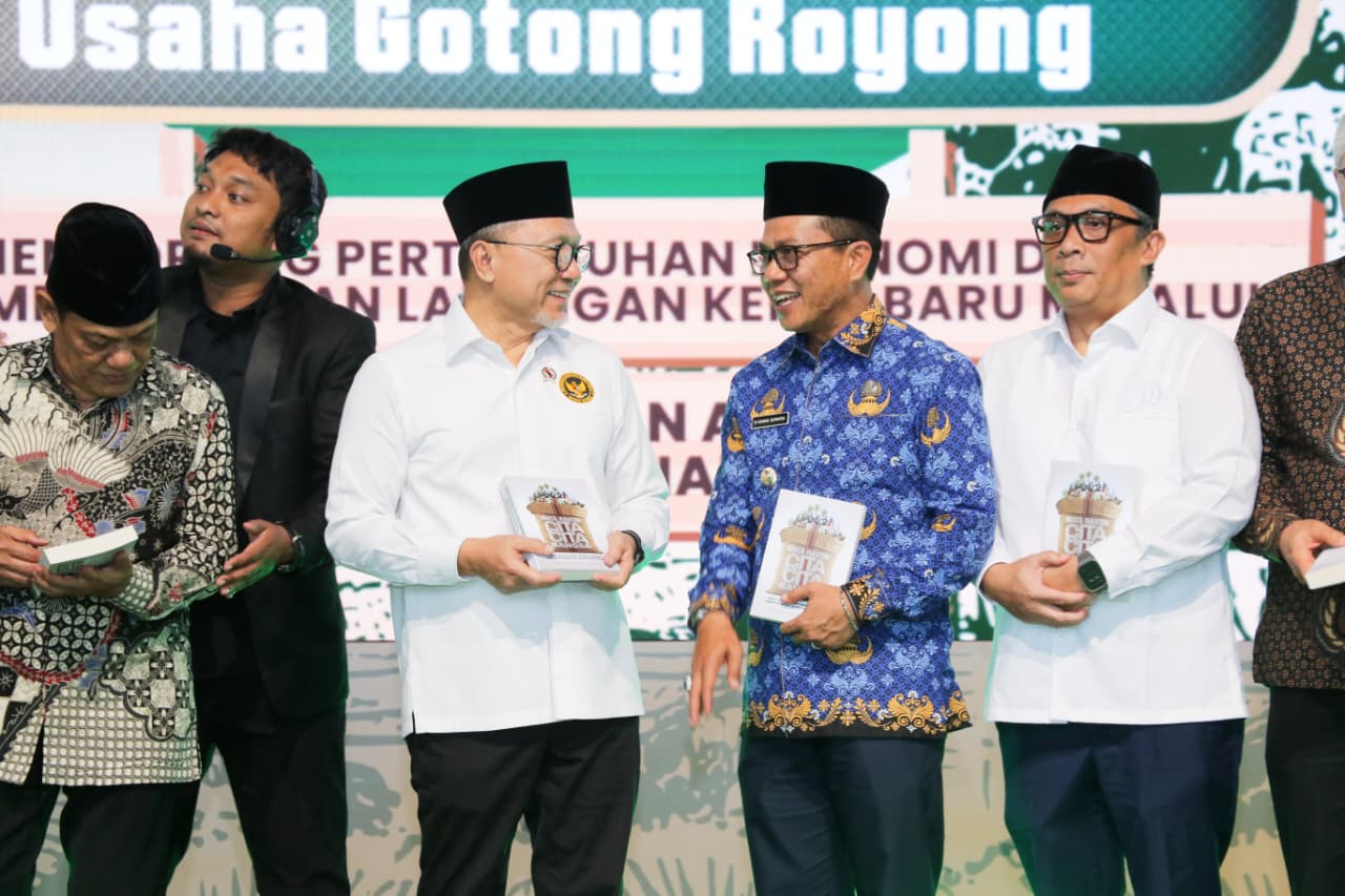 Dukung Ekonomi Kerakyatan, Menko Zulhas Puji Komitmen Bupati Bandung dan Ketum GP Ansor